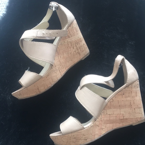 NINE WEST - Picture 3 of 6